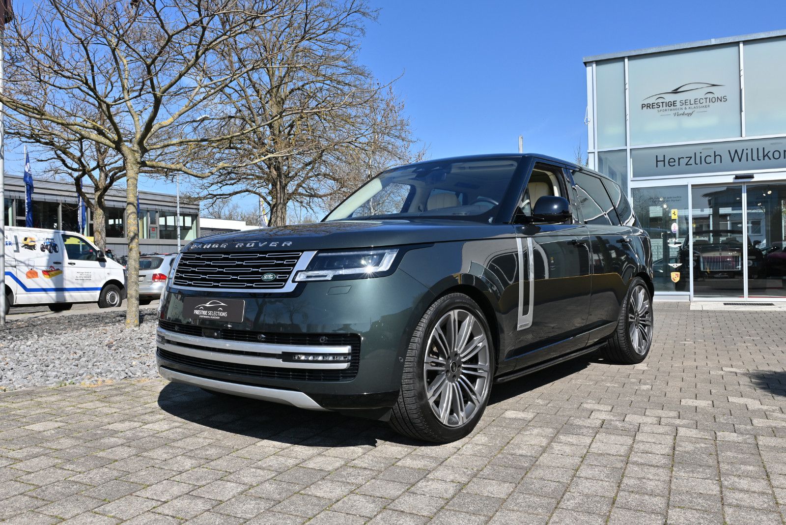 LAND ROVER